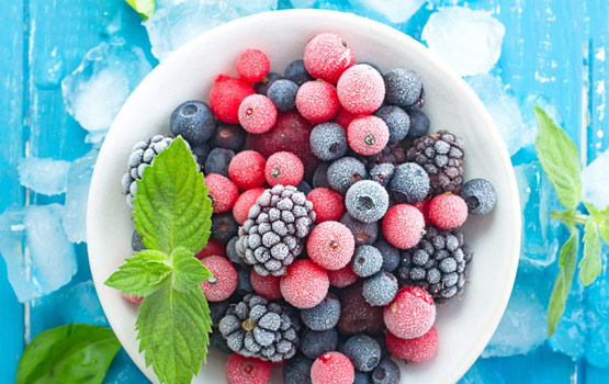 Замороженные фрукты и овощи нельзя греть в микроволновке
